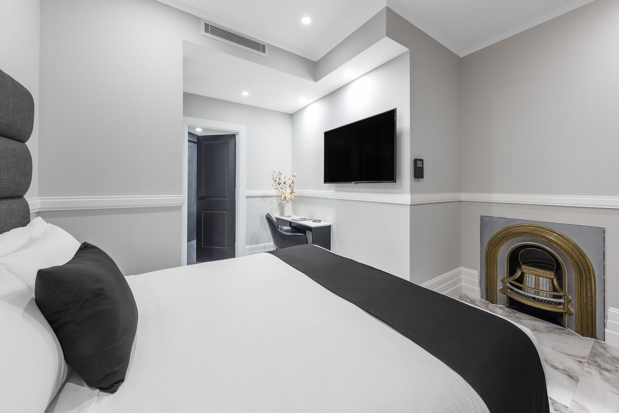 Holiday Inn & Suites - Parramatta Marsden Street By Ihg Sydney Exterior photo